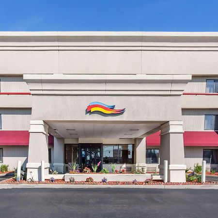 Baymont By Wyndham Detroit/Roseville Zewnętrze zdjęcie