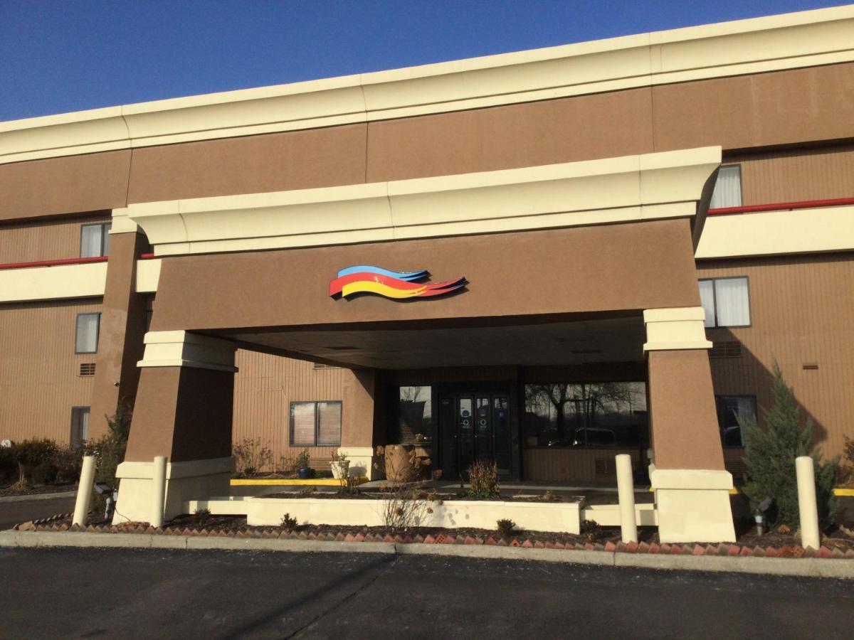 Baymont By Wyndham Detroit/Roseville Zewnętrze zdjęcie