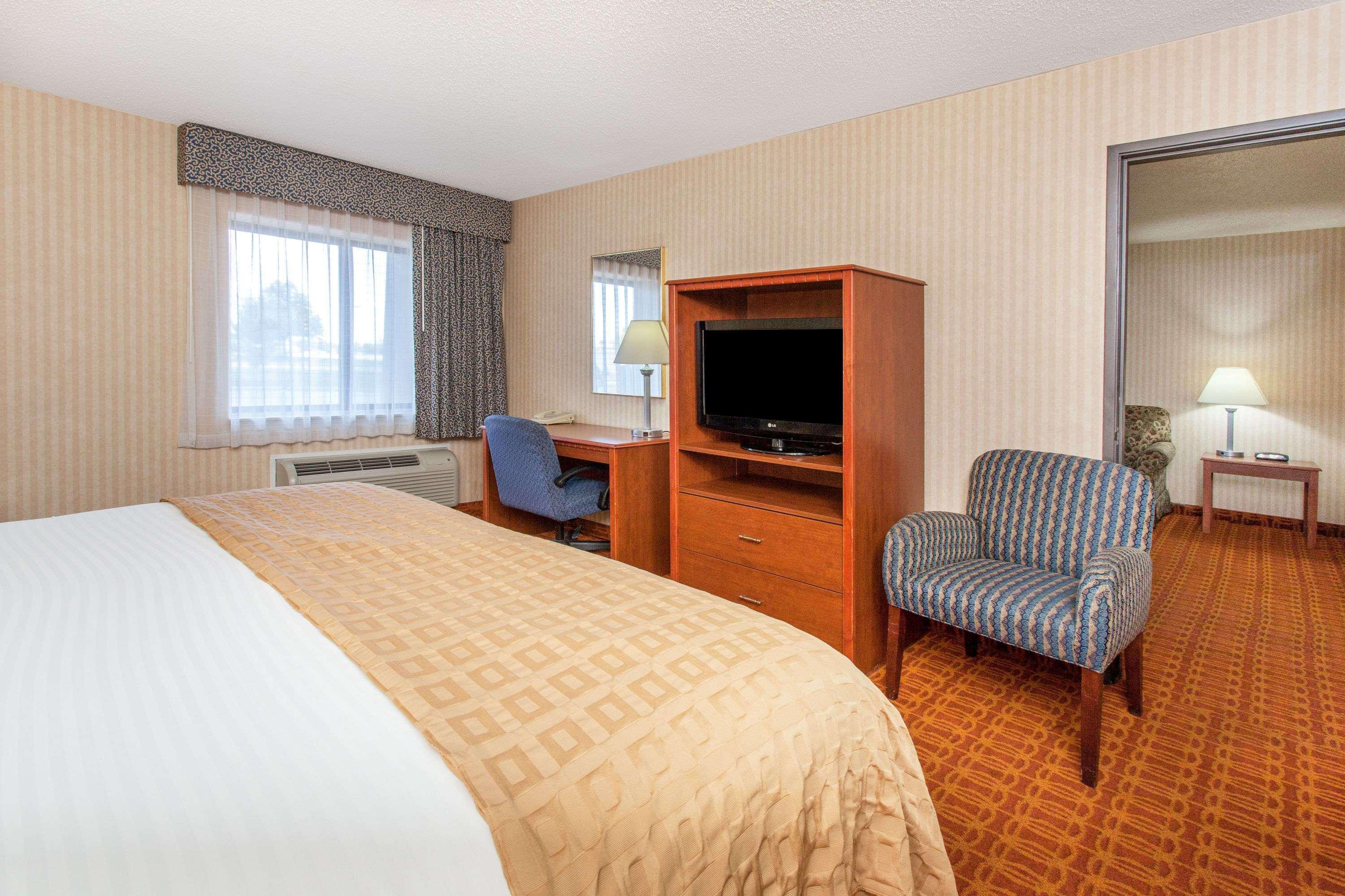 Baymont By Wyndham Detroit/Roseville Zewnętrze zdjęcie