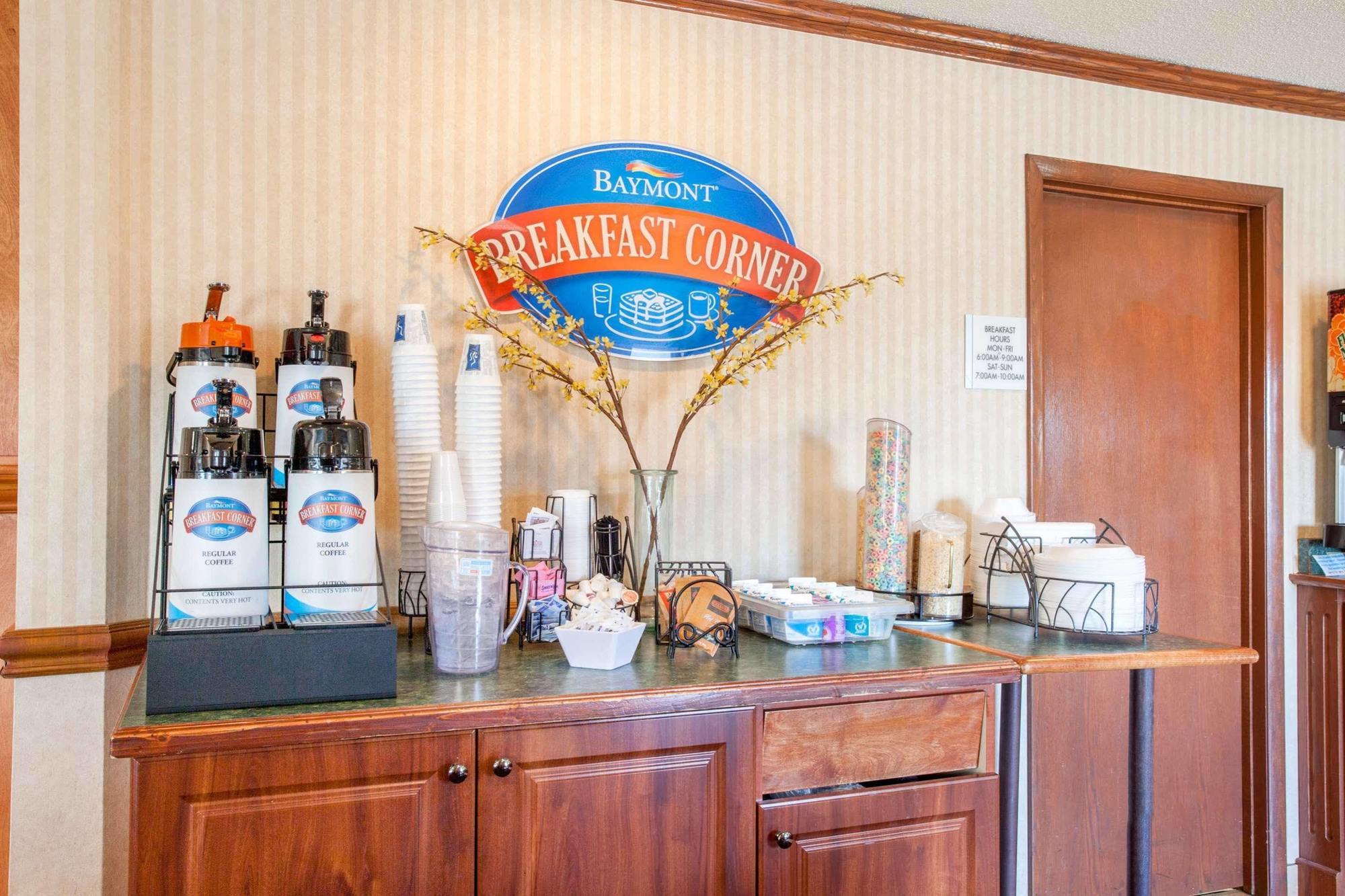Baymont By Wyndham Detroit/Roseville Zewnętrze zdjęcie